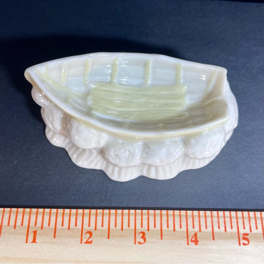Vintage 5th Mark 1955-1965 Ireland‎ Belleek Boat Master Salt Dip Yellow Lustre